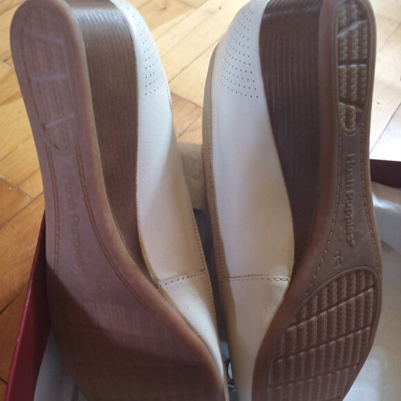 Hush Puppies Off White Leather Wedge, Size US 8M - Picture 4 of 11